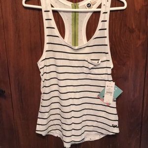 Roxy Tops - Brand new Roxy top Roxy Tops - Brand new Roxy top
